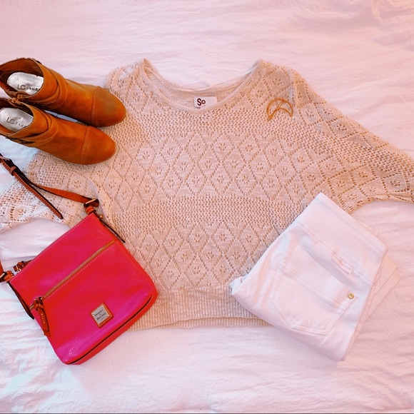 ❗️SOLD❗️ Beige Crochet Styled Top - Picture 2 of 6